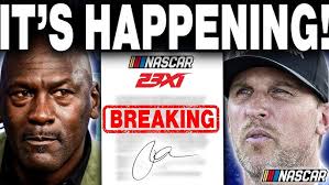 Hummingbird Speedway (8-26-23): Brooks Services Four-Cylinder Heat Race #2 