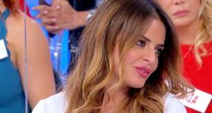 Nuovo tronista dopo la scelta di mattia marciano, incolpato di disonestà da tina. Uomini E Donne Anticipazioni Trono Classico E Trono Over