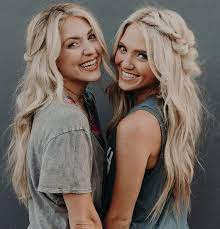 Sav Labrant Chantellepaige Hair By Hairby Chrissy Hairbylaurenn Hairandmakeu Curly Hair Styles Short Hair Styles Cute Hairstyles For Short Hair