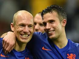 Het hebben van ambitie, alles halen uit je talent, doorzetten, volharden, klein doen, groot denken en het genieten van vooruitgang en succes. Van Persie En Robben Houden Oranje Bij De Les Voetbal Voetballers Sporter