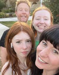 Happy Birthday to this beautiful lady, my amazing wife @simonesbg friend to  all, hugger of kids and animals, baker of of all things delicious, and  actress in my new film(she's really good)