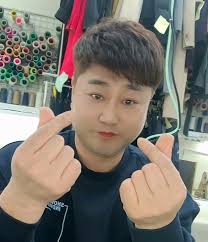 인스타그램으로 채팅하세용. 작은 선물이 있을 거예용.