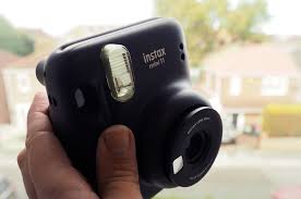 Ships from and sold by amazon.com. Fujifilm Instax Mini 11 Instant Film Camera Review Ephotozine