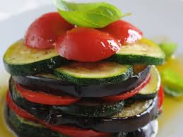 Decouvrez Notre Recette Facile Et Rapide De Tian De Legumes Tricolores Sur Cuisine Actuelle Retrouvez Les Etapes De Prep Tian De Legumes Tian De Recette Tian