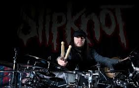 Certificato disco d'oro in sole due settimane e disco di platino in tre mesi negli stati uniti d'america, l'album ha riscosso ottime vendite anche a livello mondiale, permettendo agli slipknot le prime partecipazioni ai concerti dell'ozzfest. La Storia Di Joey Jordison Drumstart