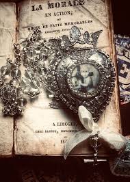 Georgian French Sacred Heart Of Child Jesus Necklace
