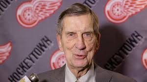 Detroit Red Wings legend Ted Lindsay dies