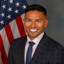 Kelly Mciver's Instagram, Twitter & Facebook