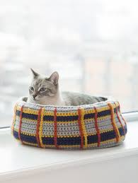 Crochet A Curl Up Kitty Cat Bed For Your Feline Friend Thanks So Xox Reg Https Www Pinterest Com Peacefuldoves Orgu Modelleri Kedi Kedi Evi