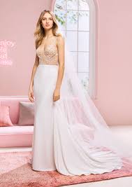 Eine große auswahl an hochwertigen white one brautkleidern, in vielen größen und zu unglaublichen preisen erwartet sie … wer behauptet, dass klassische brautkleider langweilig sein müssen? Perfekt Fur Die Millennial Bride White One Bei Bride Maids Dusseldorf