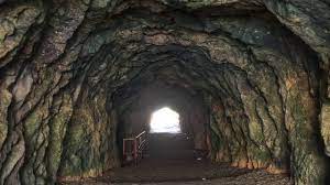 Cricova este un oraș din sectorul rîșcani, municipiul chișinău, republica moldova, situat la 11 km de chișinău. Ce S A Descoperit In Tunelul Secret De Sub Muntii Bucegi Youtube