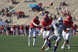 At allan hancock college, 60 percent of undergraduates receive grant or scholarship aid and the average scholarship or grant award is $2,665. Vaqueros Fall To Allan Hancock 28 13 In Final Home Game Of Season The Channels