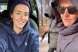 Olga frycz jest polską aktorką filmową i telewizyjną. Olga Frycz Juz Nie Kryje Sie Z Miloscia Spaceruje Po Lazienkach Z Nowym Partnerem Bardzo Przyjemnie