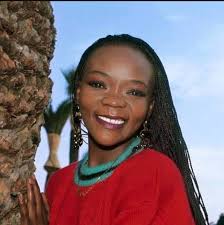 Who was the lady vocalist singing with Longwe Twala and Bongani Fassie in  the New Age Group?