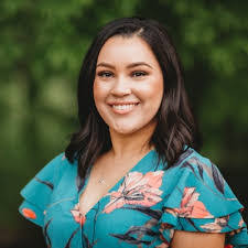 Courtney Mcnamee's Instagram, Twitter & Facebook