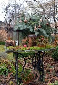 Sie bestehen aus natürlichen steinkörnern, die mit kunststoff verbunden sind. Quaste Aus Kiefernadeln Nat Rliche Gartendeko Im Winter Garten Dekoration Diy Garten Dekoration Diy Garten Deko Winter Garden Garden Decor Fairy Garden Doors