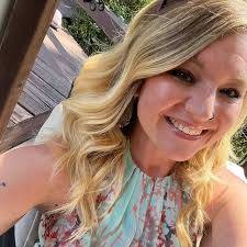 Anyone recognize this child?! Let me know. He looks like a great swimmer.  😂 #momfail #family #funny