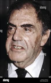 LUJAN , NESTOR. ESCRITOR ESPAÑOL. MATARO 1922