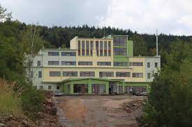 Acest centru trebuie inchis pana la deratizare, mobilare, utilare, igienizare, verificarea aplicarii normelor igienico sanitare si multe altele. Centrul Rezidential Pentru Persoane Varstnice Dumbrava Suncuius