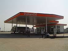 The map bases its results on gps signal coming from your cell phone, or the ip address of your laptop. Filling Station Wikipedia