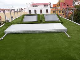 Not the highest rooftop on the list, the esplanade roof terrace nevertheless provides a refuge from the bustle of city. Artificial Grass For Green Roof Advantages Of Synthetic Grass On Roofs Green Office
