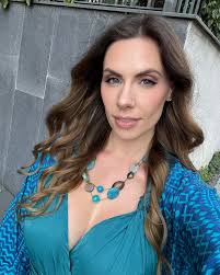 Kara Cooper's Instagram, Twitter & Facebook