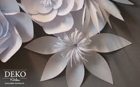 Blumenschmuck hochzeit kugel fur runde gestecke. Diy Romantische Papierbluten Wand Deko Selber Machen Deko Kitchen