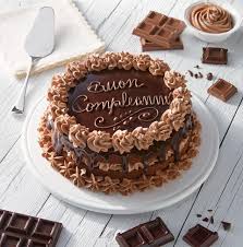 A fare la macabra scoperta è stato un familiare dell'uomo, che ha cercato di rianimarlo, mentre sul posto arrivavano i. Torta Di Compleanno Con Pan Di Spagna Al Cioccolato Perugina Com