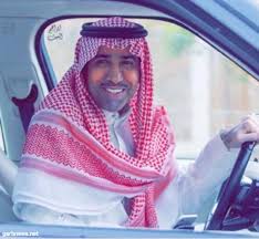 فايز المالكي يفاجيء زوار المهرجان ويتبرع بمبلغ 15 الف ريال لابناء الشهداء وذوي الاحتياجات الخاصة غرب الإخبــارية