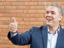 Iván duque, presidente de colombia, su vicepresidenta a la izquierda y parte de su gabinete. Ivan Duque Presidente De Colombia 2018 2022 Economia Portafolio