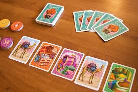 Por lo general son juegos cortos y con reglas sencillas. Top Juegos De Cartas Para Dos Personas Los Mejores