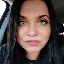 Lena Buckley's Instagram, Twitter & Facebook