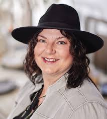 Stacy West's Instagram, Twitter & Facebook