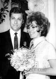 Singer Jack Jones And Actress Jill St John Tie The Knot In Oct Of 1967 After A Very Public Courtsh Celebrity Wedding Photos Celebrity Weddings Famous Couples