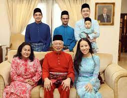 From wikimedia commons, the free media repository. Lulusan Harvard Kenali Anak Perempuan Datuk Seri Najib Yang Bijak Berjiwa Penyayang Nona
