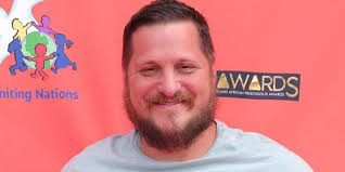 YouTuber's Girlfriend Has Died After Eating Oysters