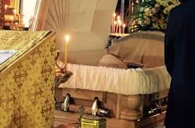 Случилось страшное на похоронах юрского: V Seti Vsplyli Shokiruyushie Foto S Pohoron Zhanny Friske V Grobu