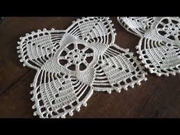 Tigisi Orgu Runner Masa Ortusu Modeli Yapimi Crochet Doily Youtube Orgu Boncuklu Desenler Tig Desenleri