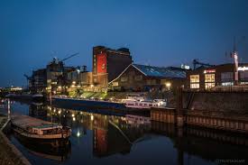 Unsere location bietet für jeden geschmack das passende eckchen. Neusser Hafen Foto Bild Architektur Industrie Verkehr Bilder Auf Fotocommunity