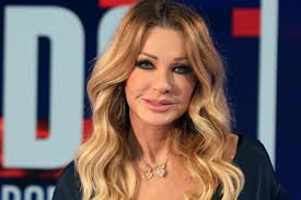 All the latest breaking news on paola ferrari. Paola Ferrari Quattro Anni Fa Ho Scoperto Di Avere Un Fratello Ma E Morto Donnapop