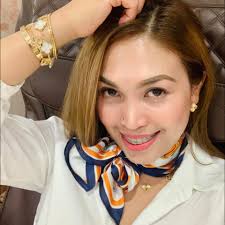 My fave stroller just got an upgrade 💛 Makes me miss going for our daily  walks around the tan back in Melbs. Super love this pram because of its  unique design. When