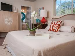 When the world around us feels extra hectic, turning to more in less — at least when it comes to home decor — can be a soothing solution. Affordable Before And After Bedroom Makeovers Hgtv
