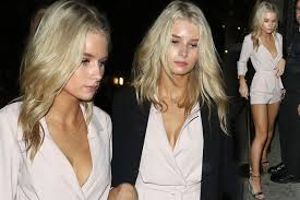 Kate moss' sister lottie appears. Lottie Moss Shows She S Got What It Takes To Follow In Her Sister Kate S Footsteps As She Parties In London Mirror Online