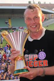 Free live streaming listing tv schedules, table & results. Datei Ofb Cupfinale 2009 Trainer Karl Daxbacher Mit Pokal Jpg Wikipedia