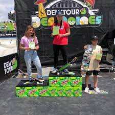 At the age of 10, brown became a professional athlete, making her the youngest professional skateboarder in the world. Sky Brown Takes 2nd Places For Gb At Dew Tour Skateboard Gb
