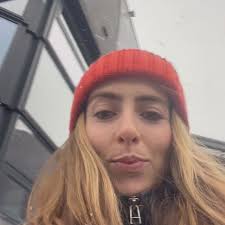 It’s been a busy November in ‘Oliver Twist!’ Juggling the Hannah Montana  life but managing to squeeze it all in, somehow, as per 🙌 here’s what I’ve  been up to:, 1- lovely rehearsal snaps dancing about ...