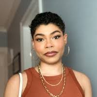 Nia Flynn's Instagram, Twitter & Facebook