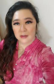 Corinne Martinez (@ComedianCorinne)