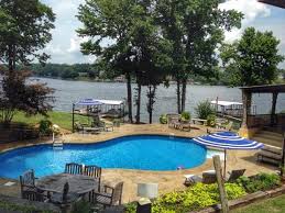 Lionsgate At Water S Edge Luxurious Waterfront Home On Lake Hamilton Hot Springs Waterfront Homes Vacation Home Hot Springs