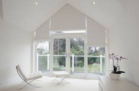 Dreiecksfenster Verdunkeln Fenster Rollos Und Fensterfolien Anwenden